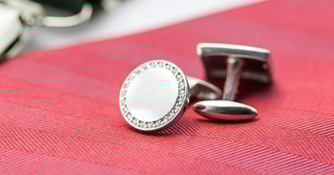 Manžetové gombíky a ako na ne