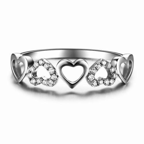 Zlatý prsteň plný sŕdc a diamantov Janet 6042