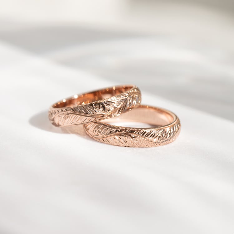 Zlaté vintage svadobné prstene s vygravírovanou vetvičkou 145553