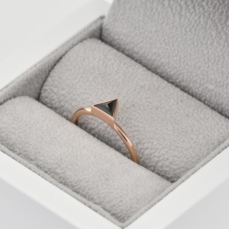 Prsteň s diamantom 38032