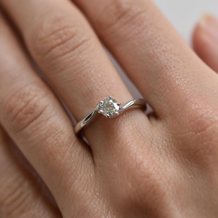 Zlatý prsteň s moissanitom Ahti 22048