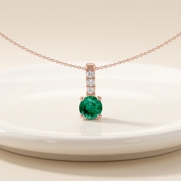 Romantický prívesok so smaragdom a lab-grown diamantmi Dai 171083