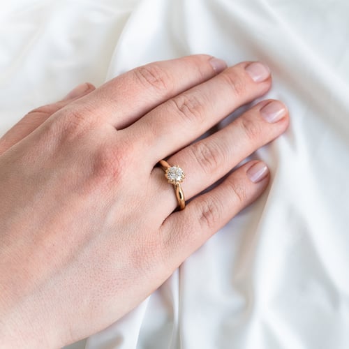 Zásnubný prsteň s postrannými marquise diamantmi Lisabet