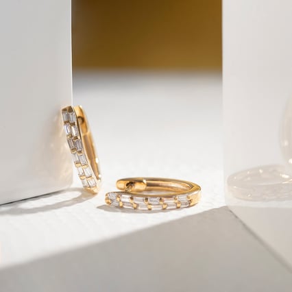 Kruhové náušnice s baguette diamantmi Arwen