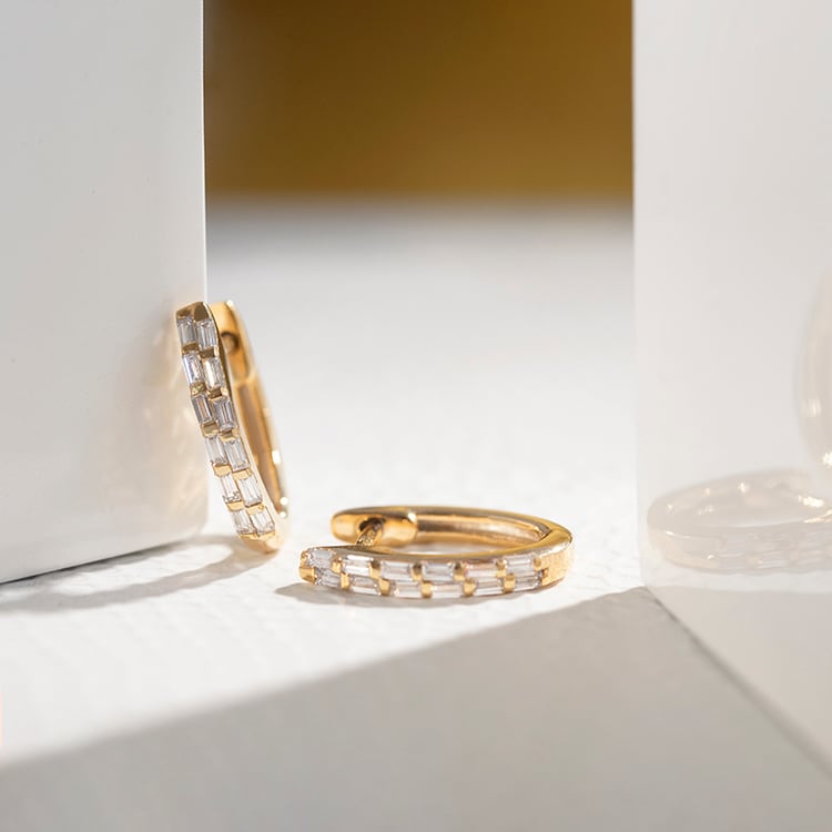 Kruhové náušnice s baguette diamantmi Arwen 110775