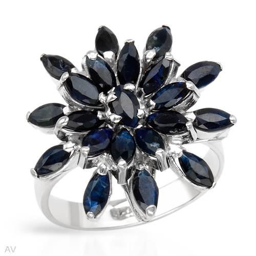 Strieborný prsteň so zafírmi