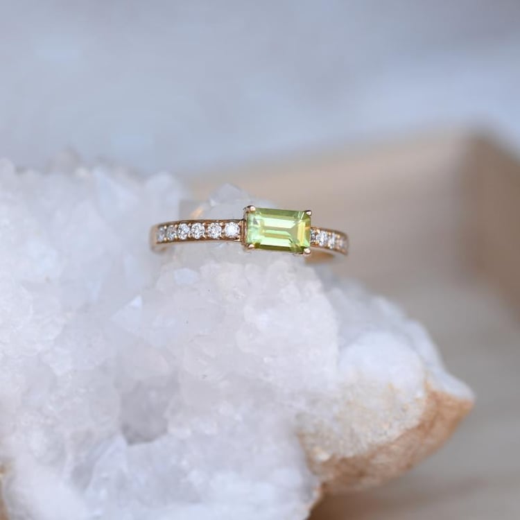 Zásnubný zlatý prsteň s olivínom 48789