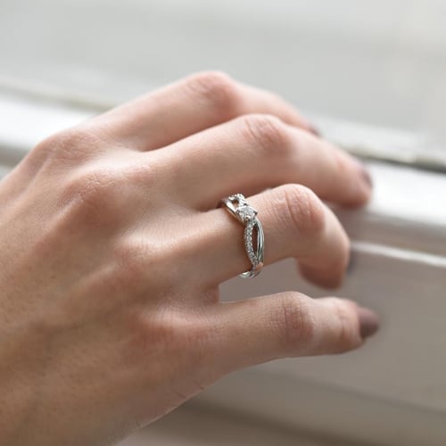 Zásnubný prsteň s diamantmi Laly