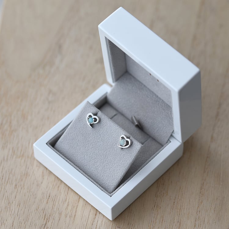 Strieborné náušnice v tvare srdca 59113