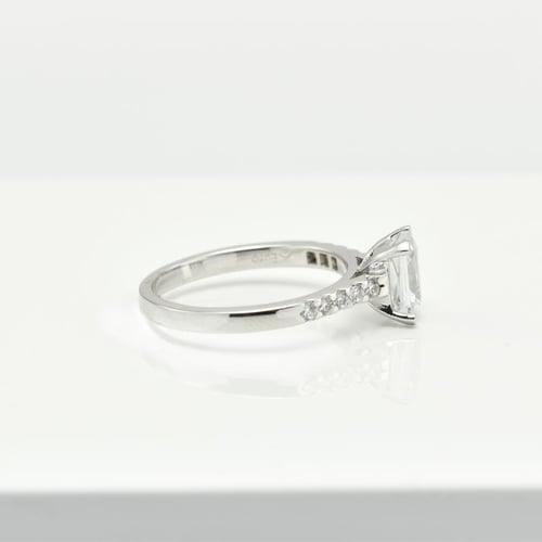 Zásnubný prsteň s emerald diamantom Valmar