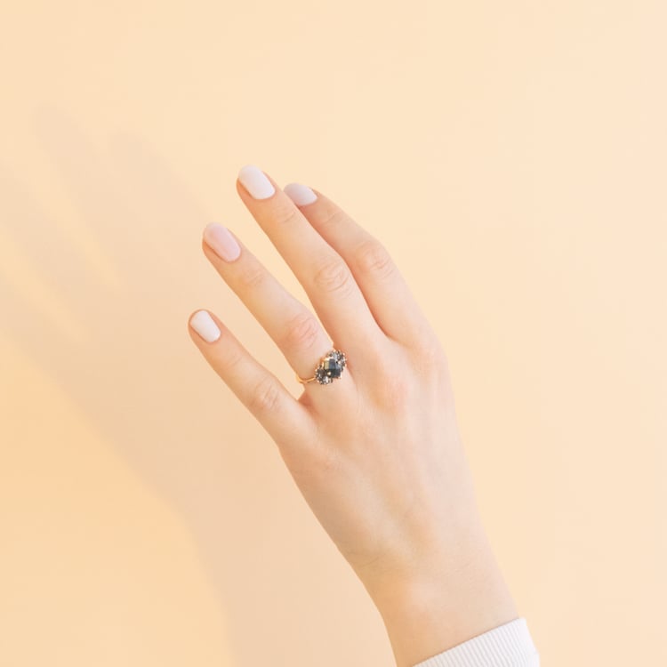 Atypický zlatý prsteň so salt and pepper diamantmi Nadia 100993