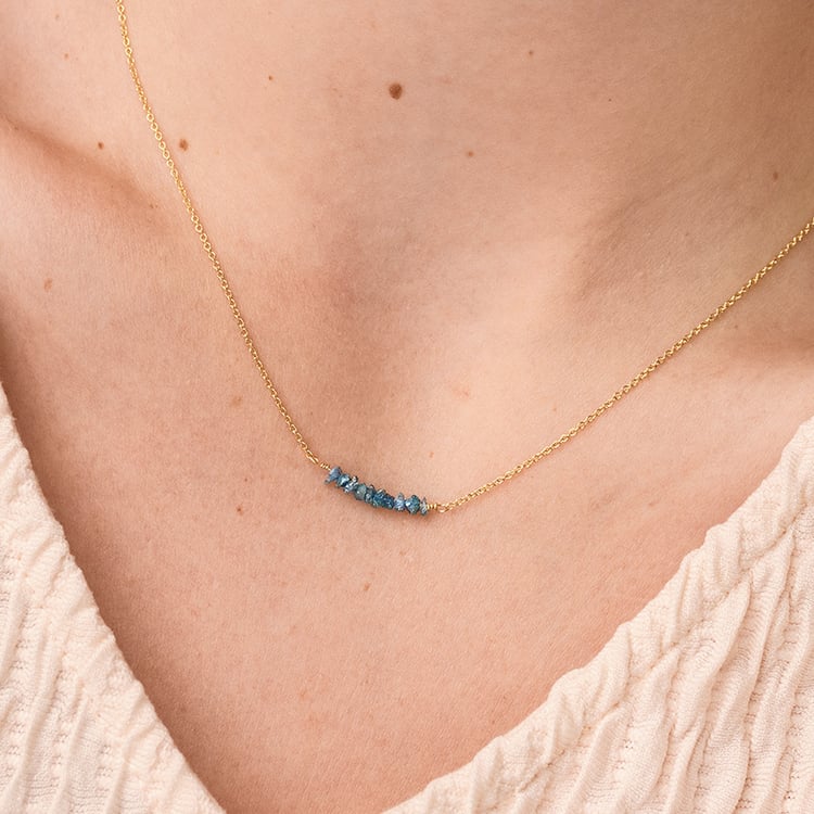 Zlatý choker s modrými nebrúsenými diamantmi Samante 155197