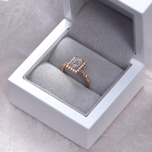 Zásnubný prsteň s emerald diamantom Beulah