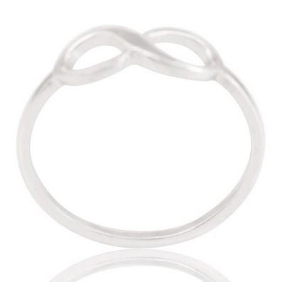 Prsteň zo striebra 8935