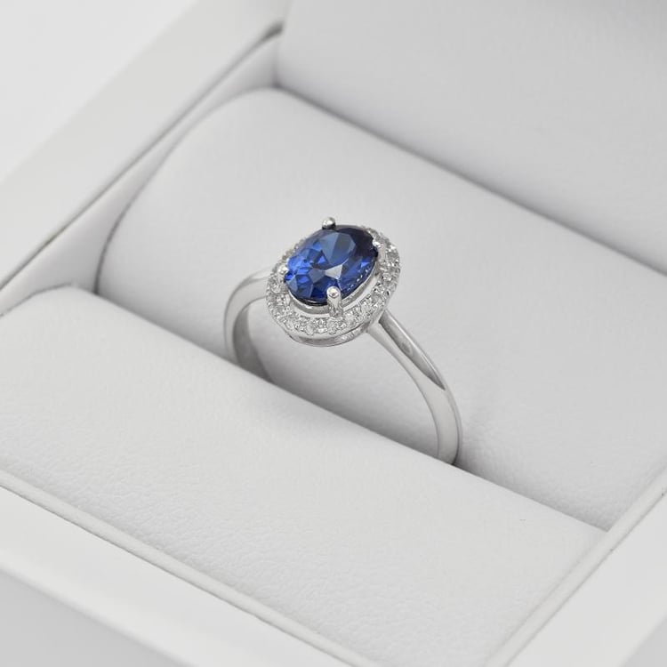 Zlatý prsteň so zafírom a diamantmi 4711