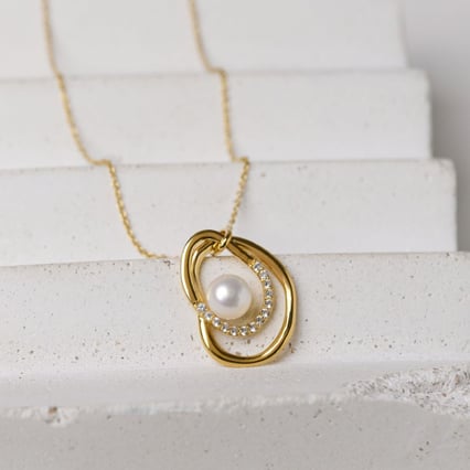 Strieborný perlový prívesok s bielymi topásmi Fenella