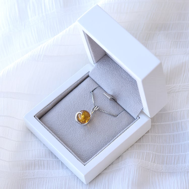 Jantárový náhrdelník 69223