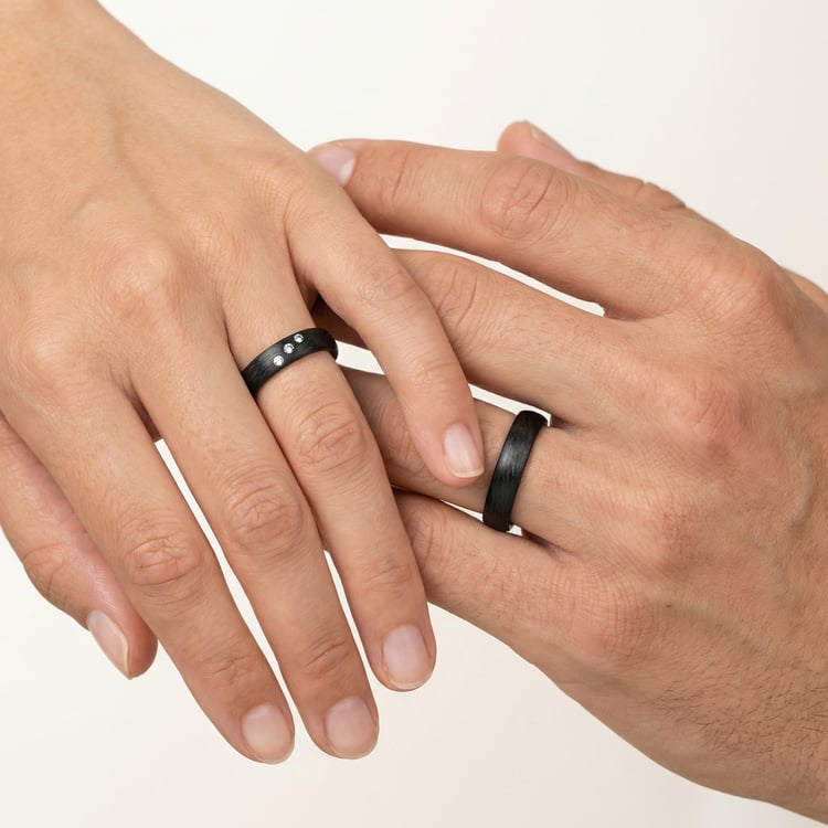 Karbónové svadobné obrúčky s diamantom Jennie 166657