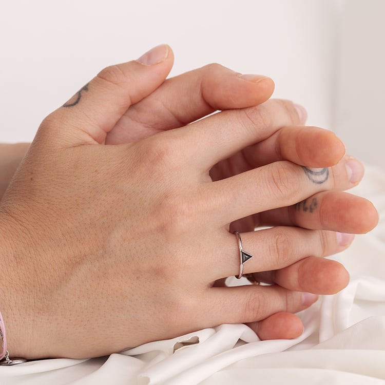 Zlatý prsteň s čiernym trojuholníkovým diamantom Eloisa 129181