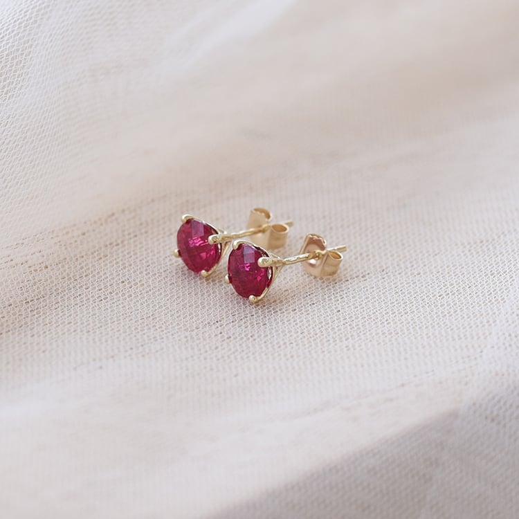 Náušnice s round rubínmi 69150