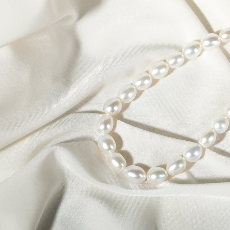 Strieborný perlový náhrdelník Cherie 134690