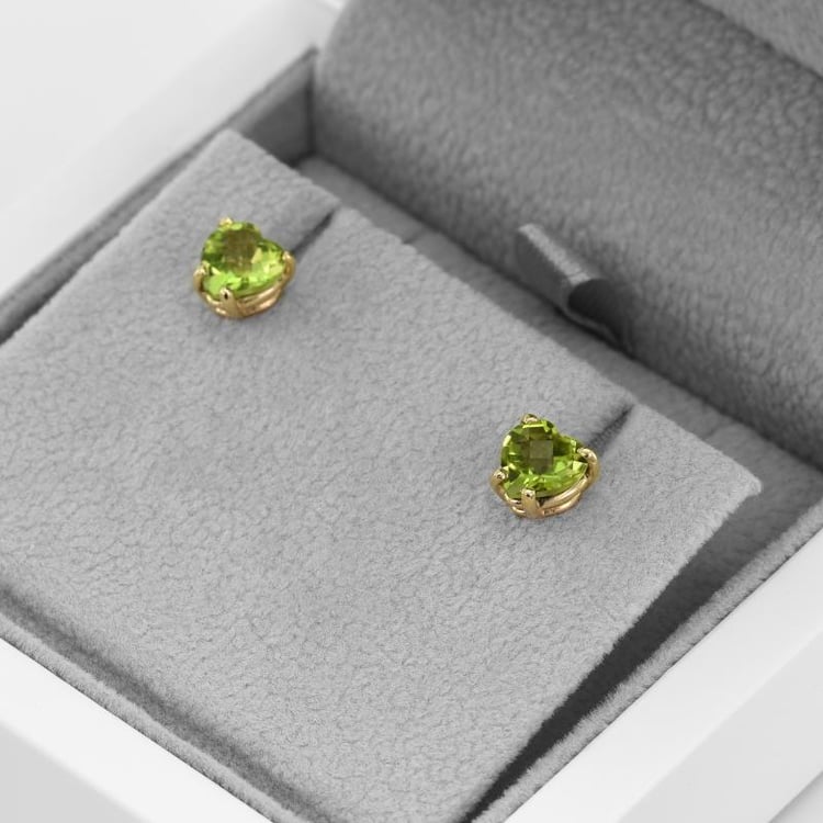 Náušnice s olivínmi v tvare srdiečka 49808