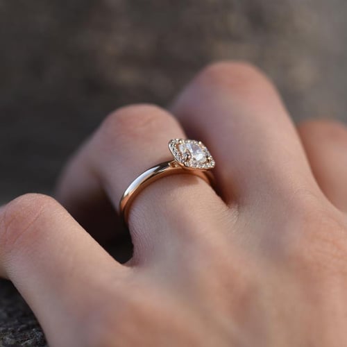 Zásnubný zlatý prsteň s diamantmi Vedia