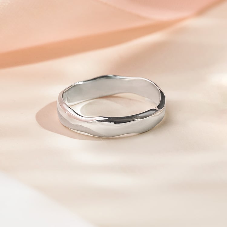 Nepravidelné zlaté svadobné obrúčky s diamantmi Parnell 156322