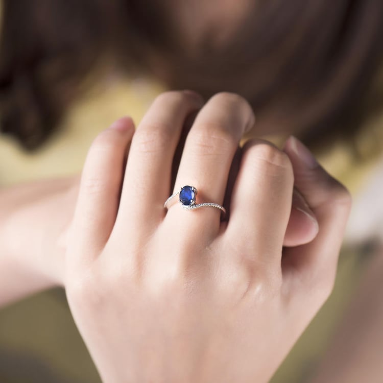 Zafírový zásnubný prsteň 17782