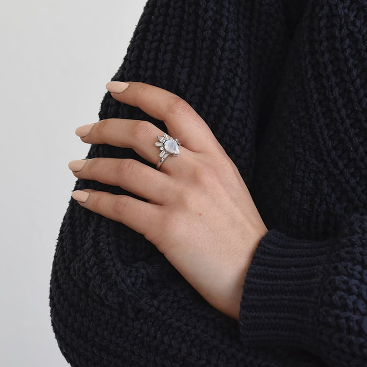 Zásnubný prsteň s mesačným kameňom a moissanitu 74641