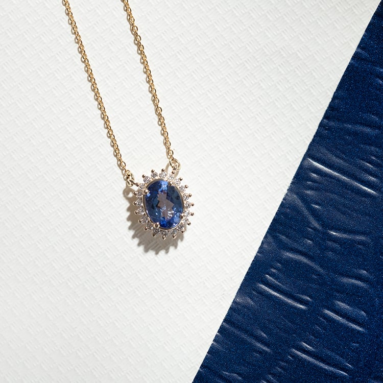 Africký tanzanit a diamanty v náhrdelníku Ottira 111492