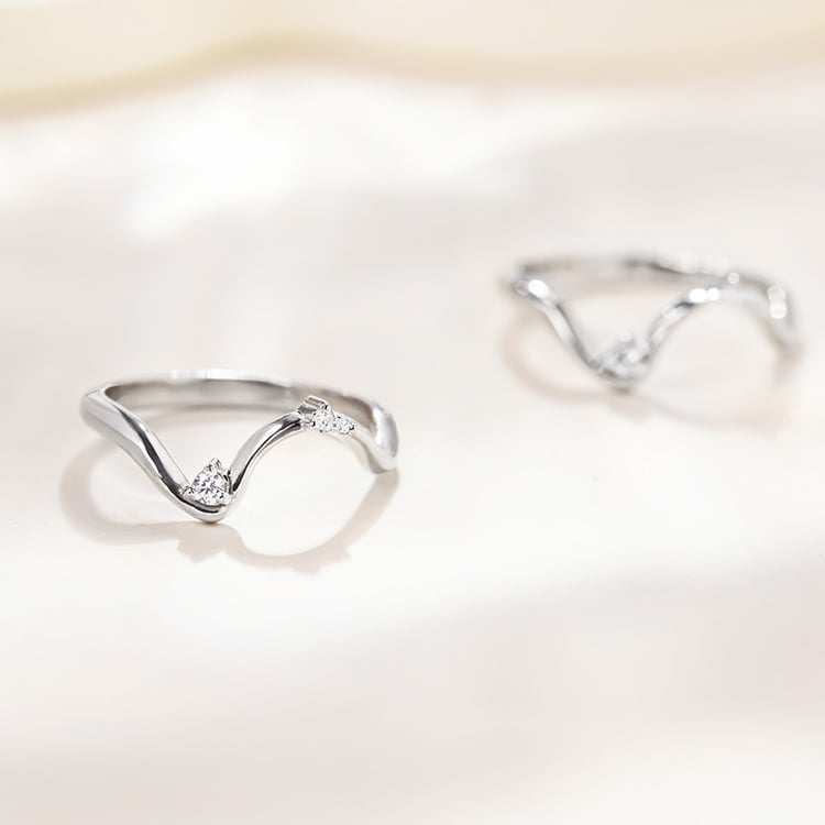 Originálna zvlnená svadobná obrúčka 155040