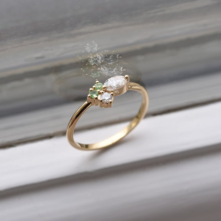 Prsteň s moissanitmi a tsavorit granátmi 84397