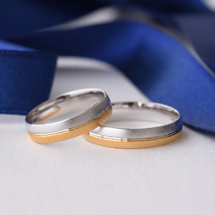 Snubné prstene z matného zlata 76328