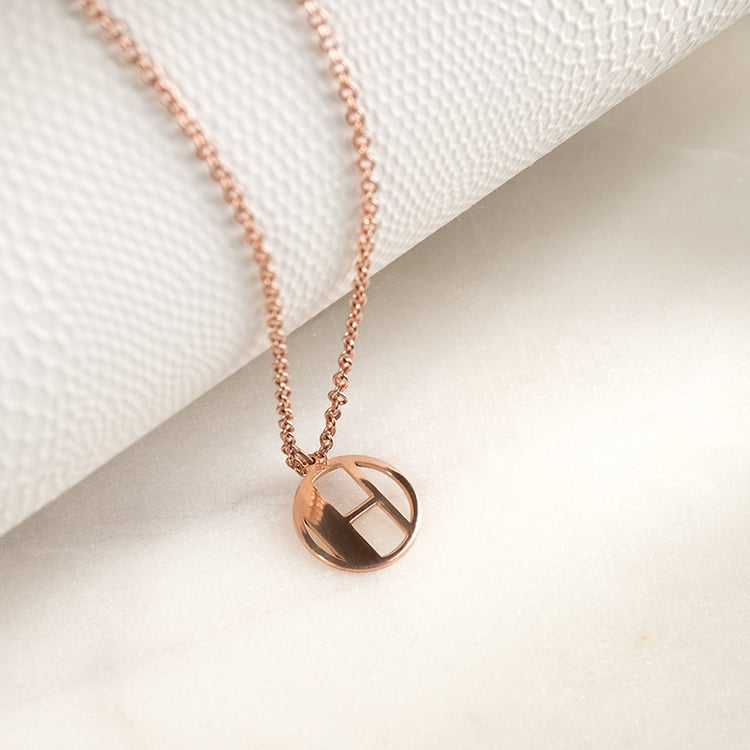 Strieborný prívesok s vykrojeným písmenom Alphabet 132885