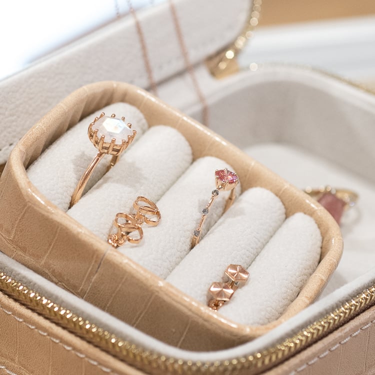 Zásnubný prsteň s mesačným kameňom Kendra 118616