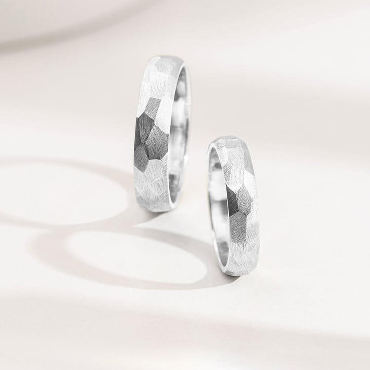 Matné tepané svadobné obrúčky zo zlata Zura 156813