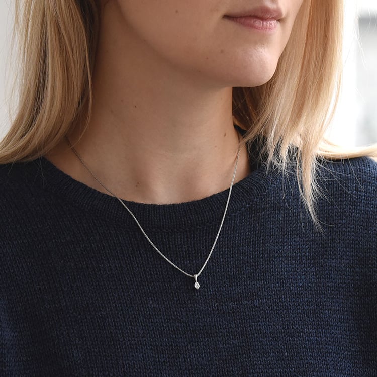 Náhrdelník s diamantom 72931