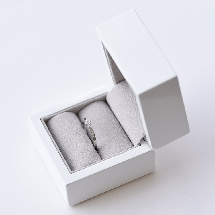 Prsteň s diamantom 75563