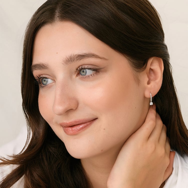 Zlaté visiací náušnice s lab-grown diamantmi 158844