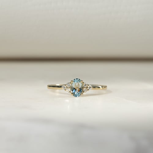 Elegantný prsteň s akvamarínom a diamantmi Kylie
