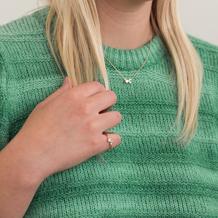 Strieborný cluster náhrdelník s moissanitom a lab-grown diamantmi Millie 128530