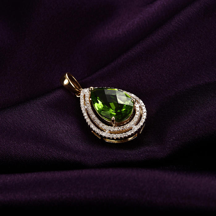 Prívesok s olivínom 3670