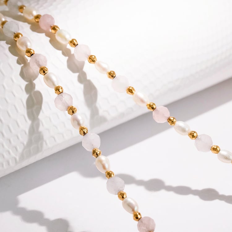 Strieborný pozlátený náhrdelník s perlami a morganitovými korálkami Amedie 115676