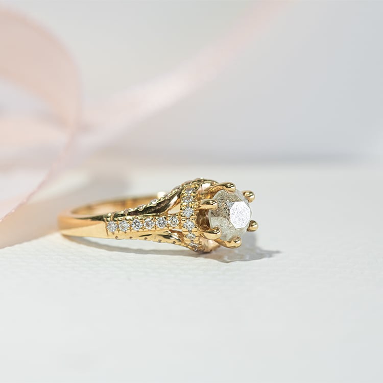 Halo zásnubný prsteň so salt and pepper diamantom Heshmy 122028