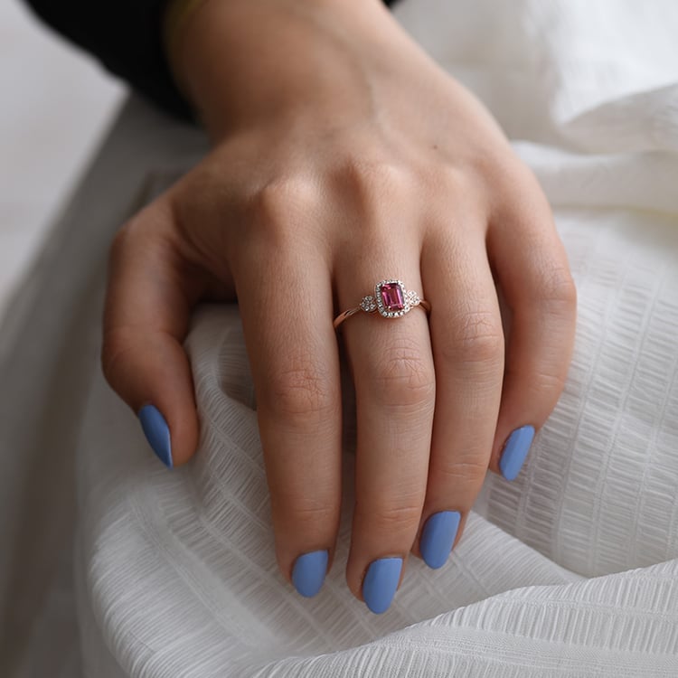 Prsteň s turmalínom a diamantmi 64033