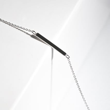 Zlatý minimalistický náramok Barr