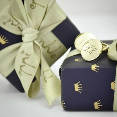 Manžetové gombíky zo zlata s iniciálmi 