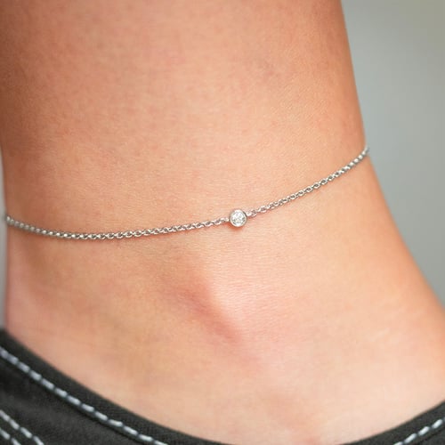 Strieborný minimalistický náramok na nohu s lab-grown diamantom Lees