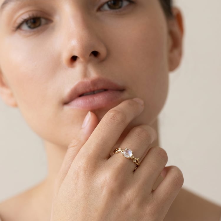 Rozvodový prsteň s mesačným kameňom a diamantmi Harry 165666